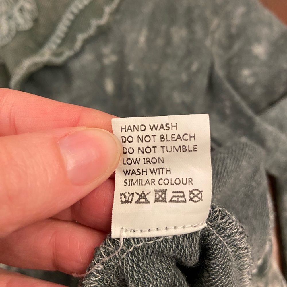 Adore Soft Stretch Jersy Knit Boho Lace Blouse Size Small - Picture 10 of 12